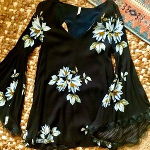 Free People Wanderer Floral Dress❣️ small